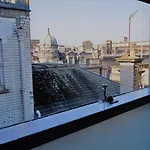 Ideal Location! Studio Flat In Heart Of The City