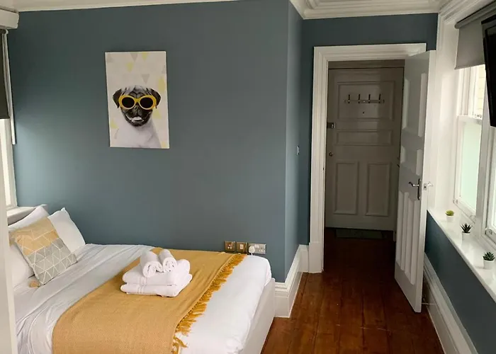 Ideal Location! Studio Flat In Heart Of The City