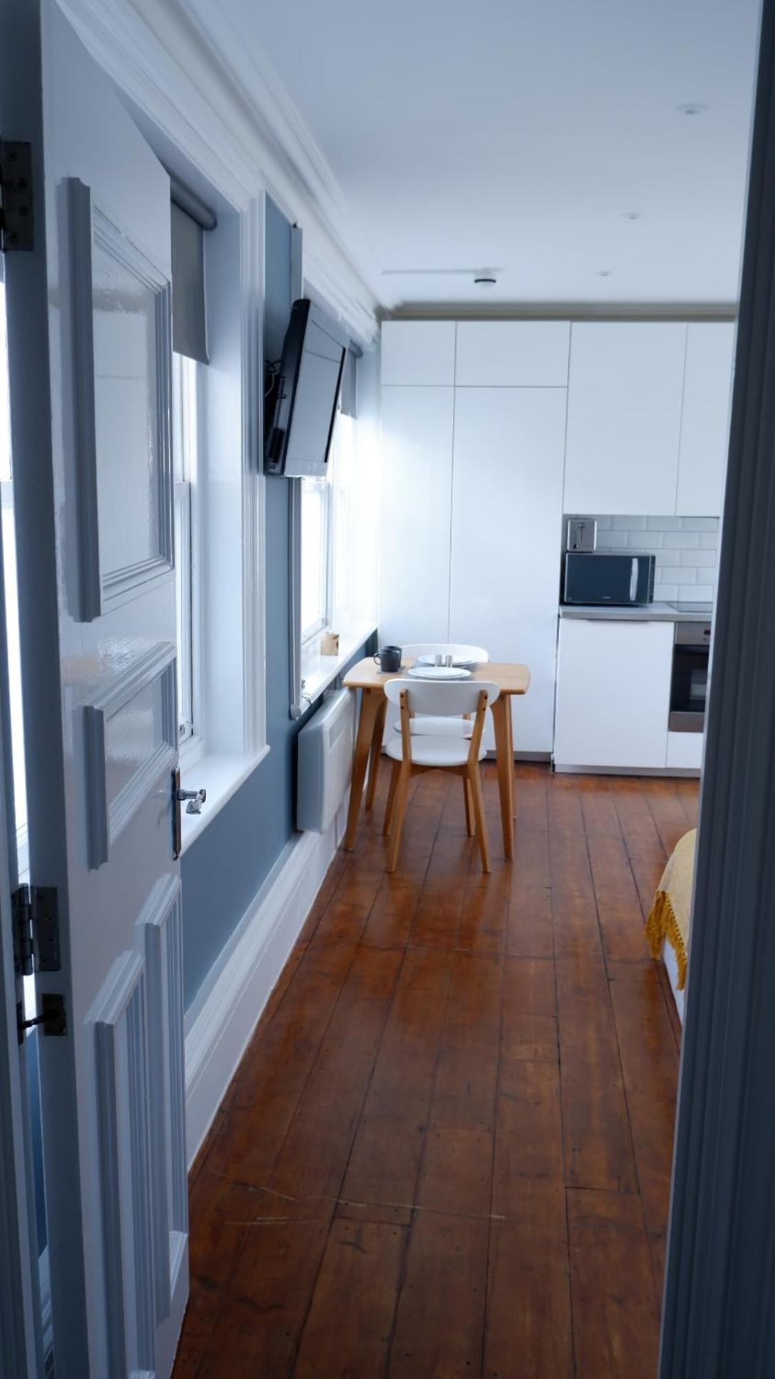 Ideal Location! Flat In Heart Of The Apartment Bristol